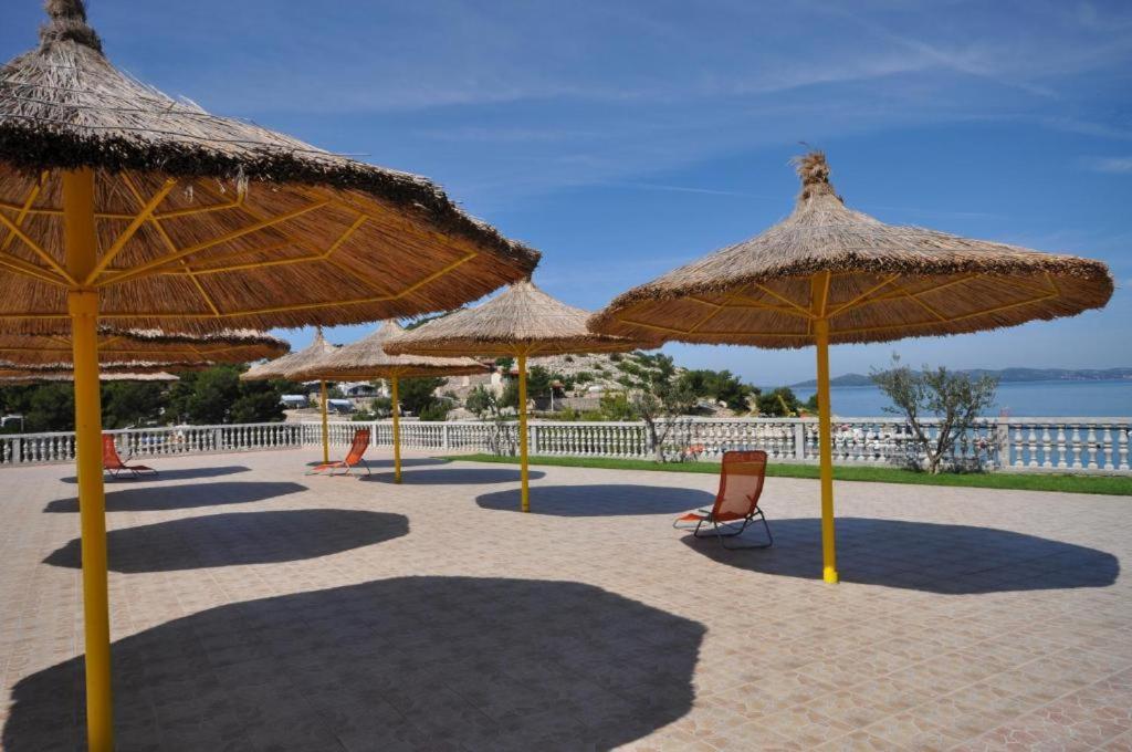 Fjaka Luxury Mobile Home - Oaza Mira Camping Croatia Drage Exterior foto